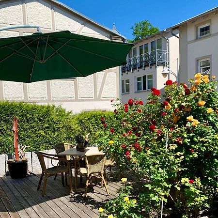 Villa-Rosengarten-Ferienwohnung-Baumhaus-Mit-Seeblick ซาสนิทซ์ ภายนอก รูปภาพ