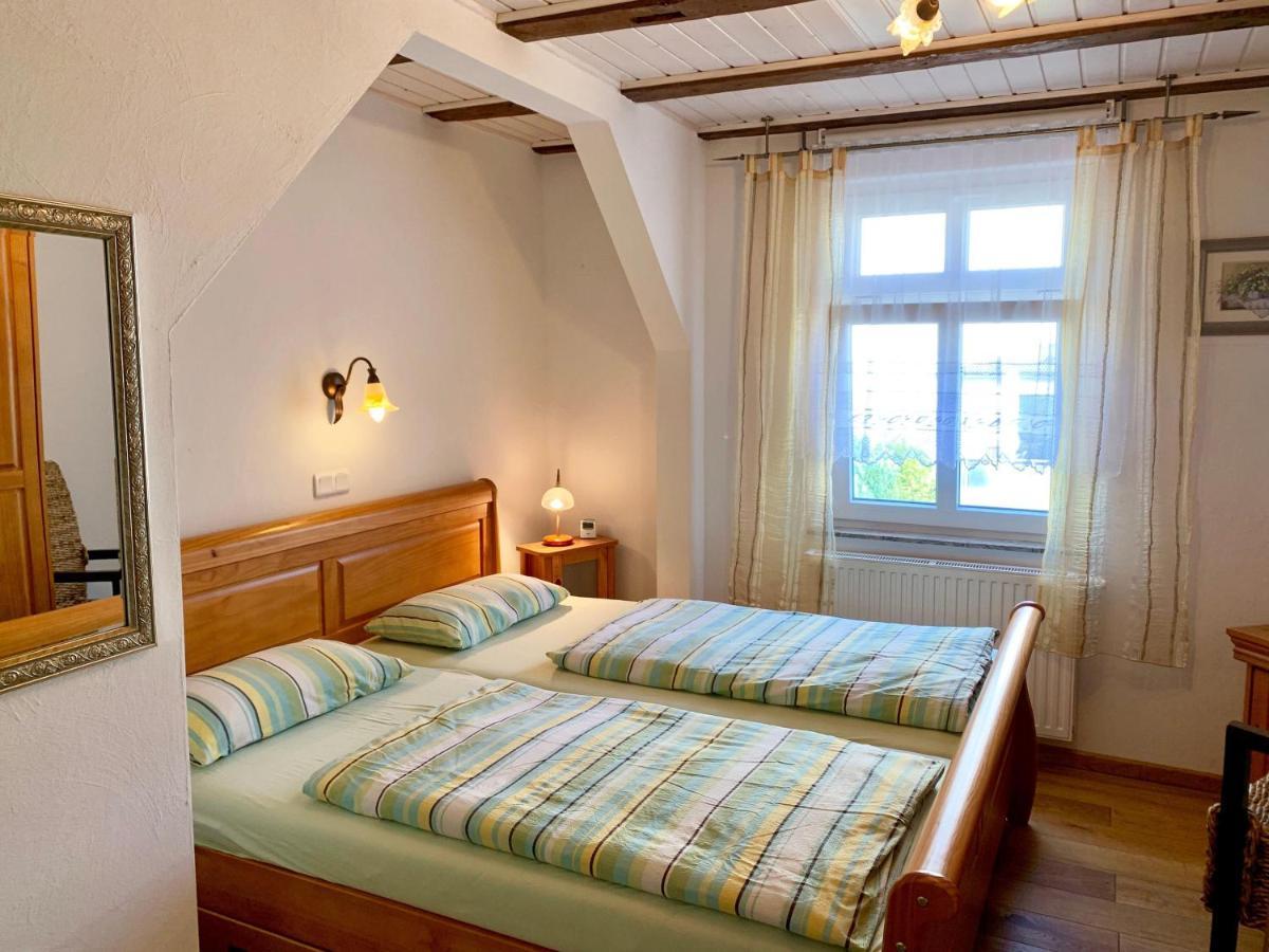Villa-Rosengarten-Ferienwohnung-Baumhaus-Mit-Seeblick ซาสนิทซ์ ภายนอก รูปภาพ